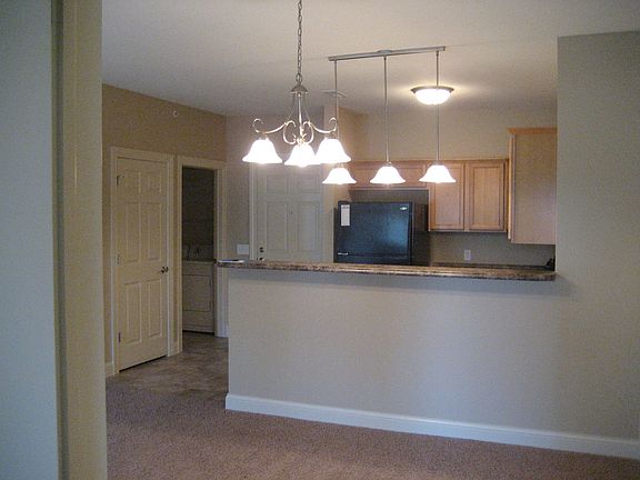 3rd image of 620 Grandview Ct