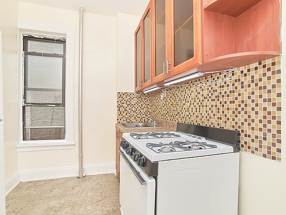 4th image of 2 Hawthorne St #E