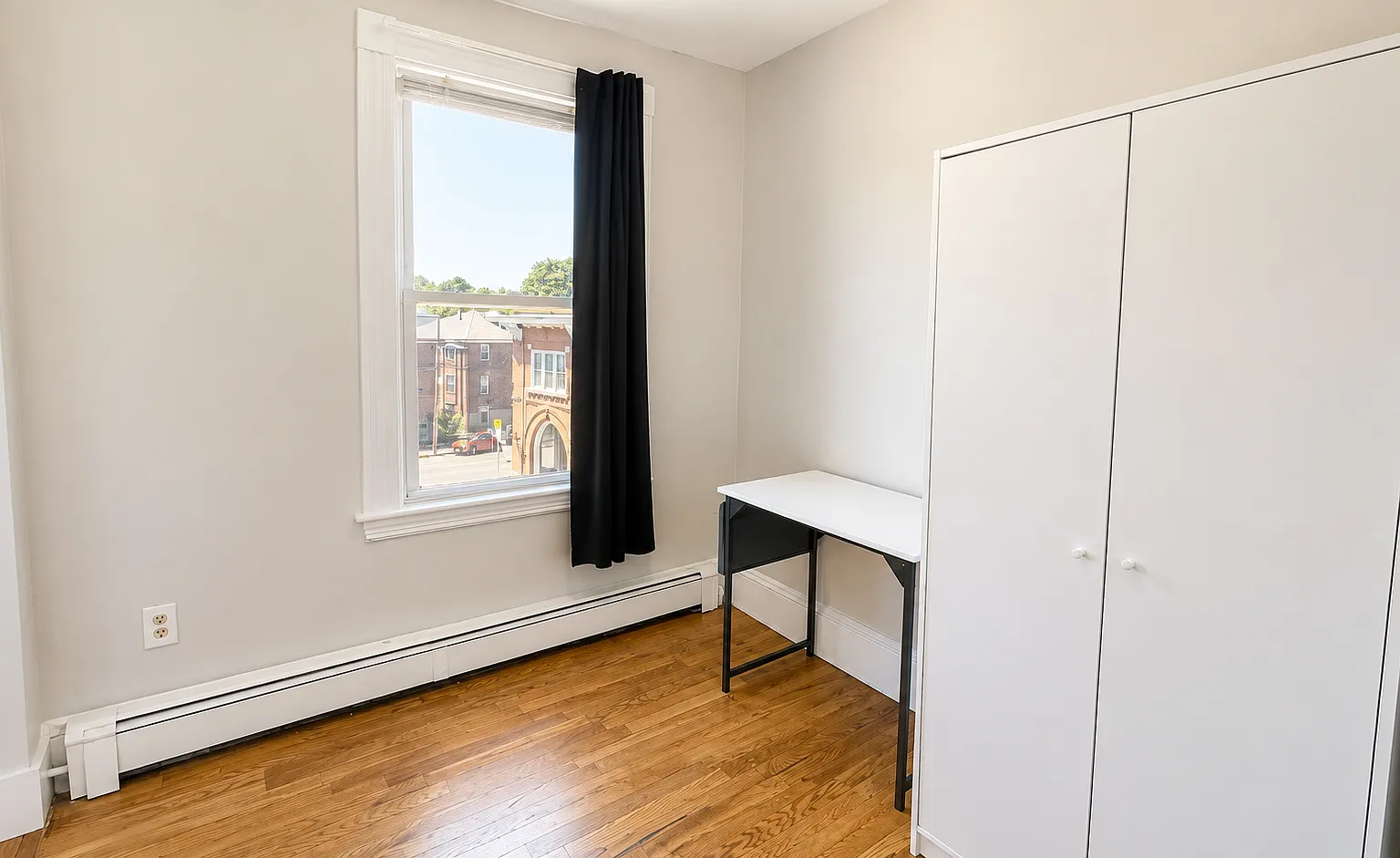 3 bed, 1150 sqft, $3,000 — Photo 2