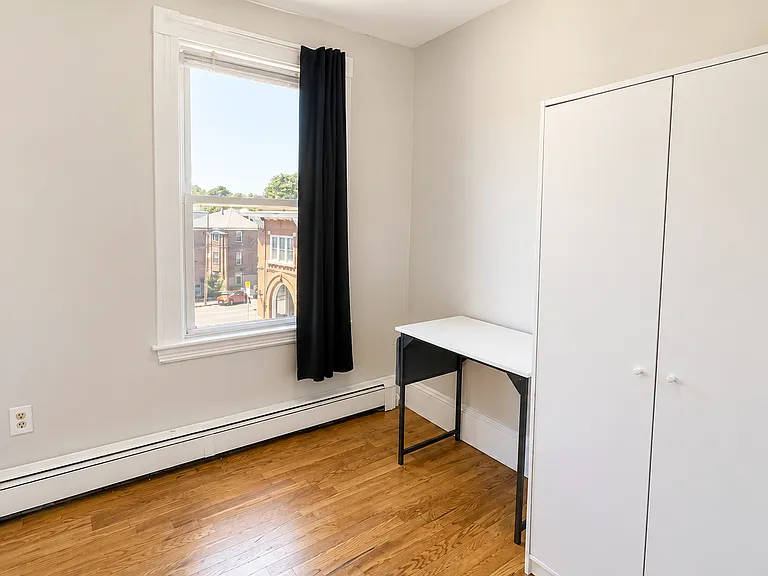4 Sherman St #2 — Photo 2