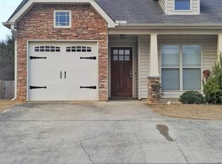 2027 Rossburg Pl, Calera, AL 35040