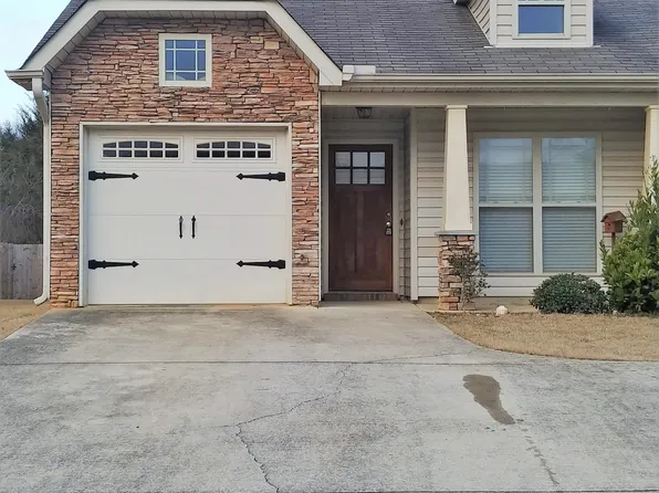 2027 Rossburg Pl, Calera, AL 35040