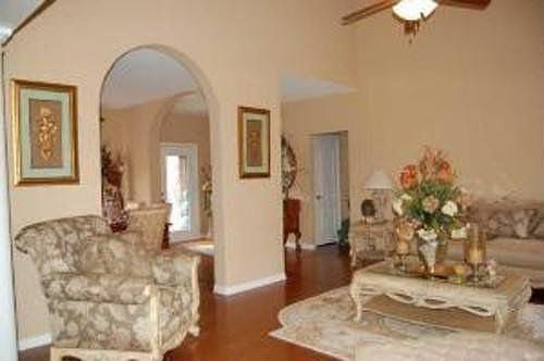 3rd image of 860 Fonnic Dr