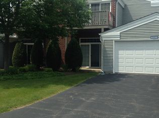 8326 Cottonwood Ct, Fox Lake, IL 60020