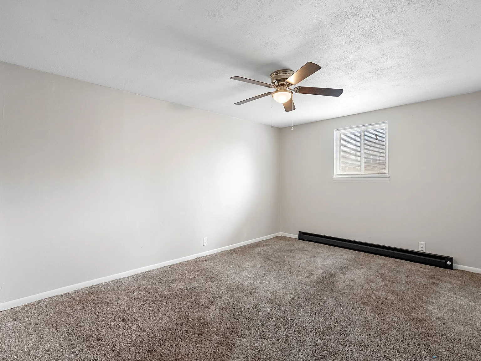 2 bed, 756 sqft, $1,275 — Photo 3