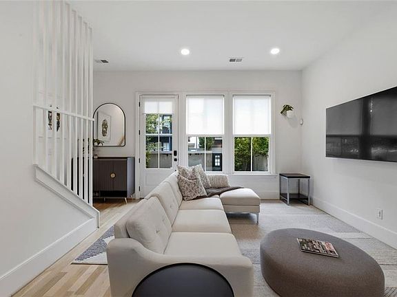 5th image of 677 Exchange St SE
