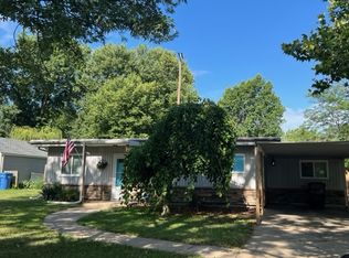 2117 SW Moundview Dr, Topeka, KS 66614