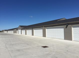 2430 36th St S APT 207, Moorhead, MN 56560