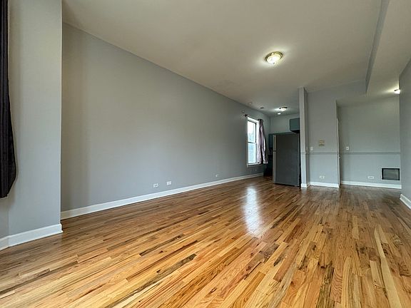 4th image of 2754 W Washington Blvd #2W