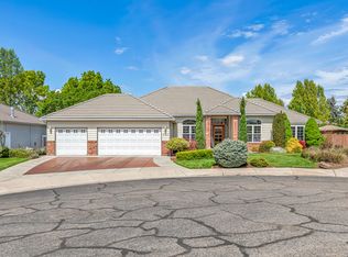 131 Spanish Bay Ct, Eagle Pt, OR 97524