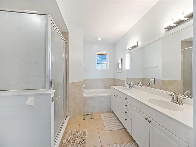 4604 Club Dr #B202 — Photo 24