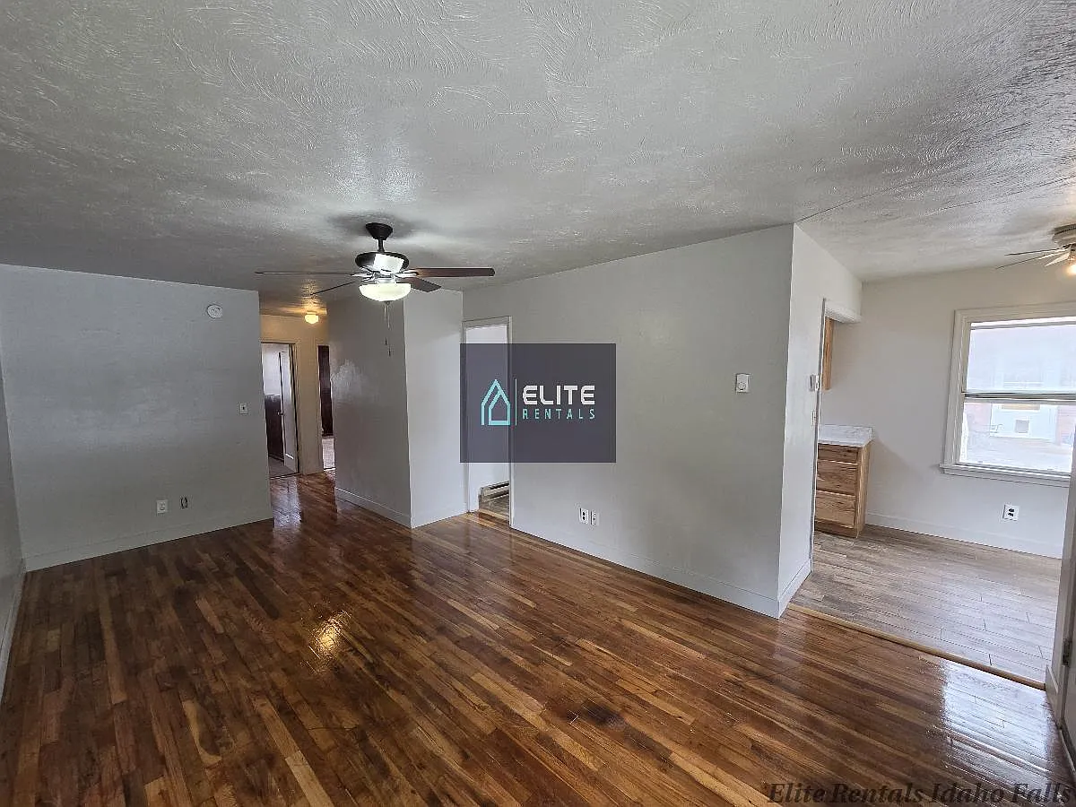 2 bed, 1.0 bath, 850 sqft, $1,099 — Photo 3