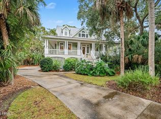 528 Rookery Ln, Saint Helena Island, SC 29920