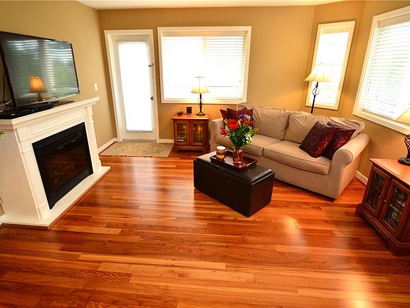 5th image of 13426 97th Ave E Unit 201
