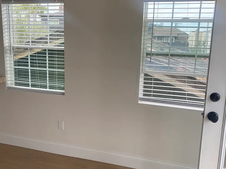 2410 Palm Dr #B — Photo 4