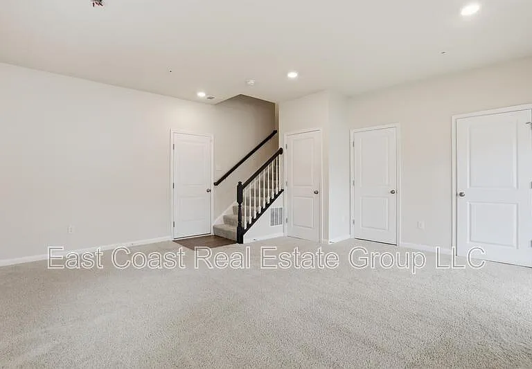 5123 Ironsides Dr — Photo 16