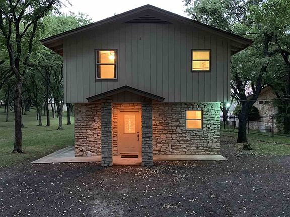 3rd image of 410 Lakeview Dr
