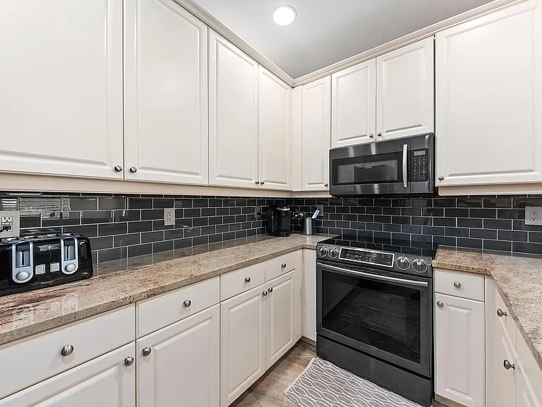 4321 Savannah Bay Pl — Photo 8