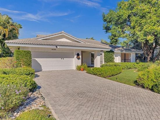 4989 Pineview Cir, Delray Beach, FL 33445