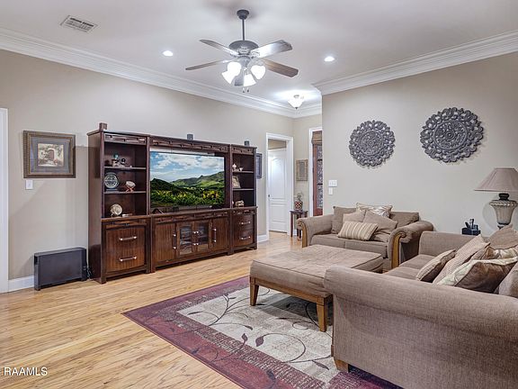 5th image of 102 Country Village Dr