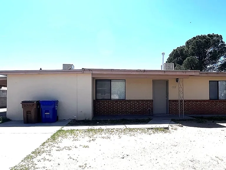 1355 Roosevelt St — Photo 1