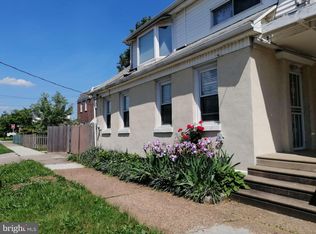 8005 Large St, Philadelphia, PA 19152