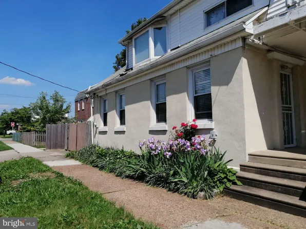 8005 Large St, Philadelphia, PA 19152