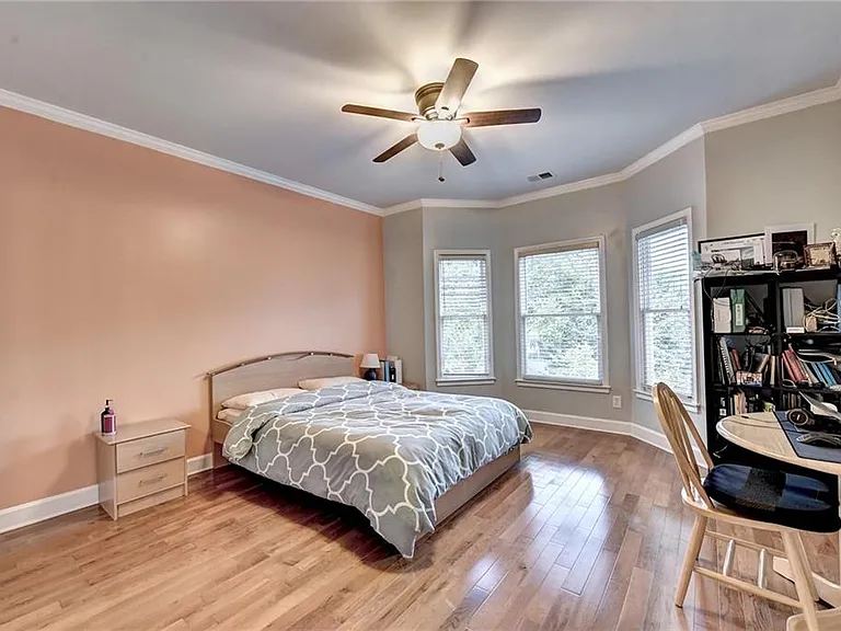 645 Falls Bay Ct — Photo 40