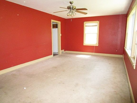3rd image of 224 Sunrise Ave