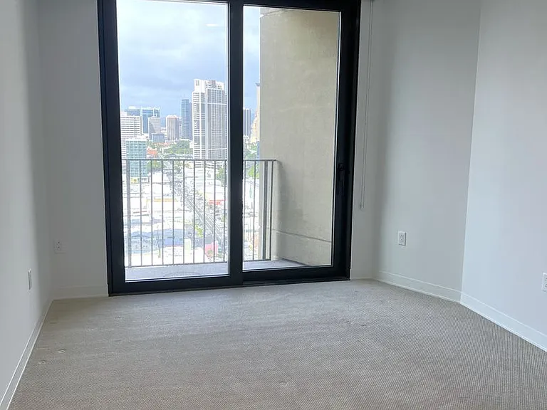 987 Queen St #2313 — Photo 7
