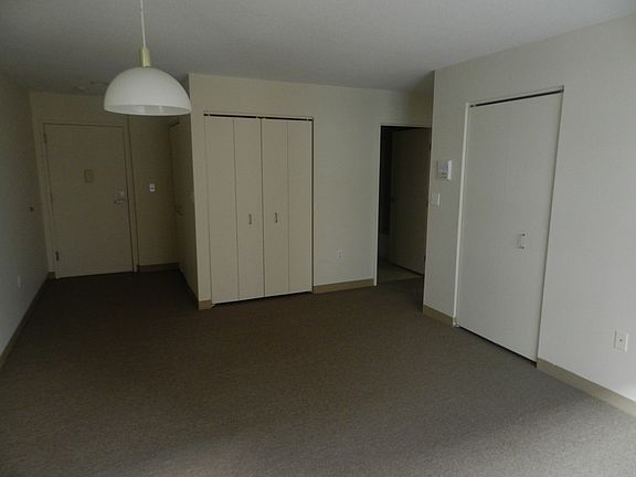 3rd image of 80 Auburn Park APT 103