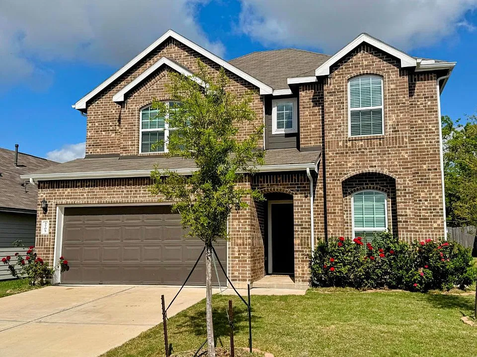 5705 Cerrillos Dr