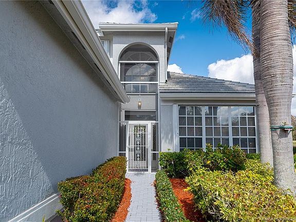 5th image of 1627 SE Ballantrae Blvd