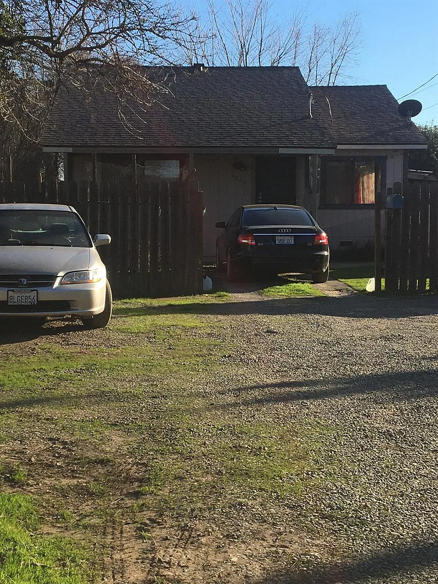 3730 32nd Ave photo 1