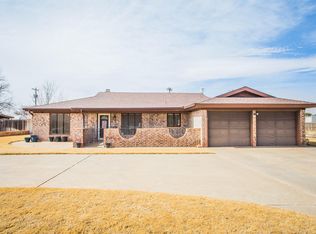 705 S 22nd St, Slaton, TX 79364