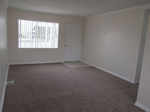 Dining room to living room