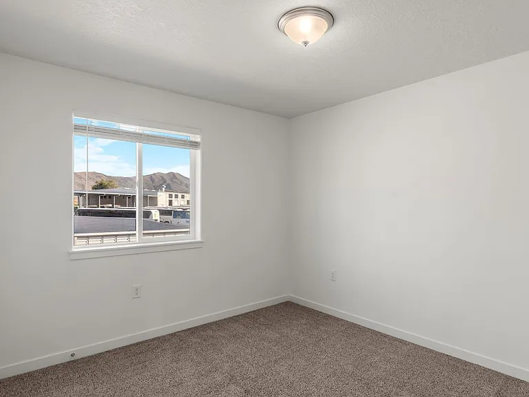 5773 S 5th Ave — Photo 10