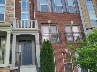 2527 Campus Way N #69, Lanham, MD 20706
