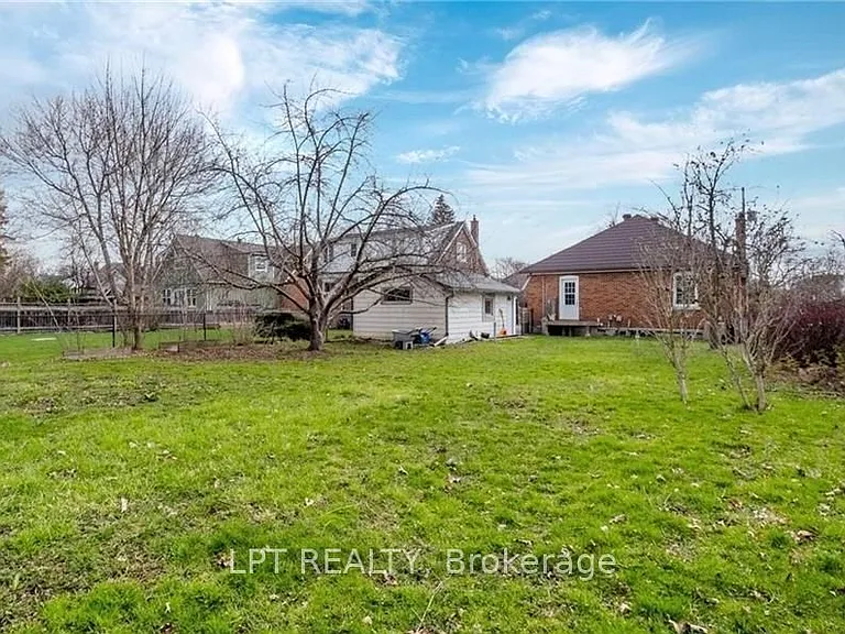 20 Gregory St — Photo 12