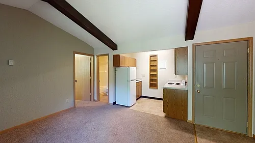 Exceptional East 1BR! Vaulted ceiling, private patio and large walk in closets! at Eken Park Neig... — Photo 4