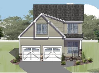 92 Spruce Hollow Cir, Spring Lake, NC 28390