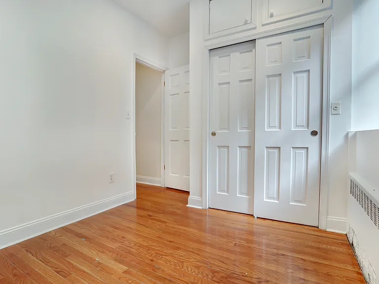 185 E 3rd St #2C — Photo 2