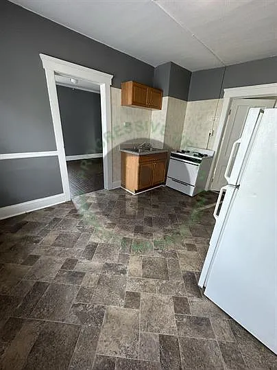 2059 W 105th St #4 — Photo 9