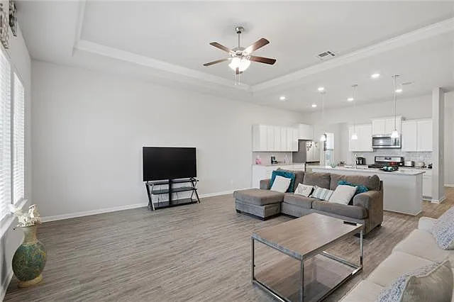 5629 Oakworth St — Photo 11