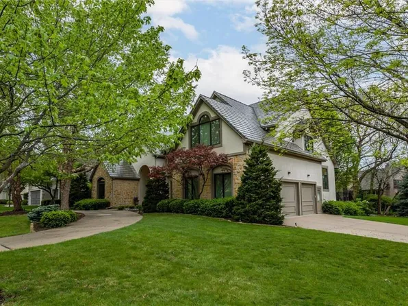 13200 Briar St, Leawood, KS 66209