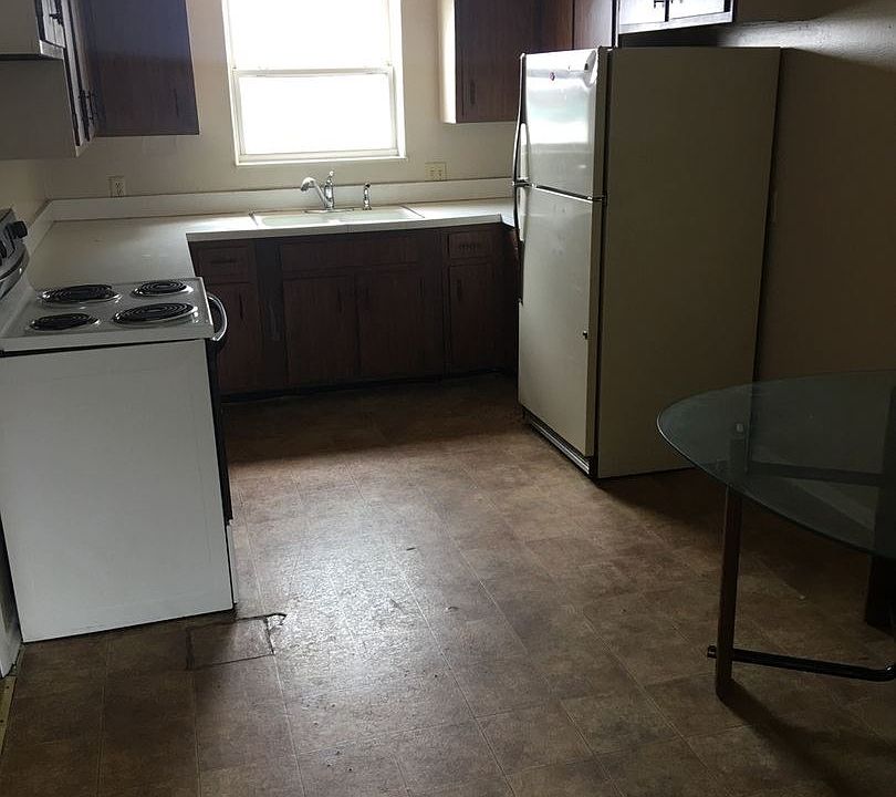2nd image of 1095 W Longview Ave APT 19