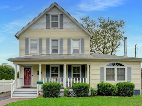 53 Church Avenue, Islip, NY 11751