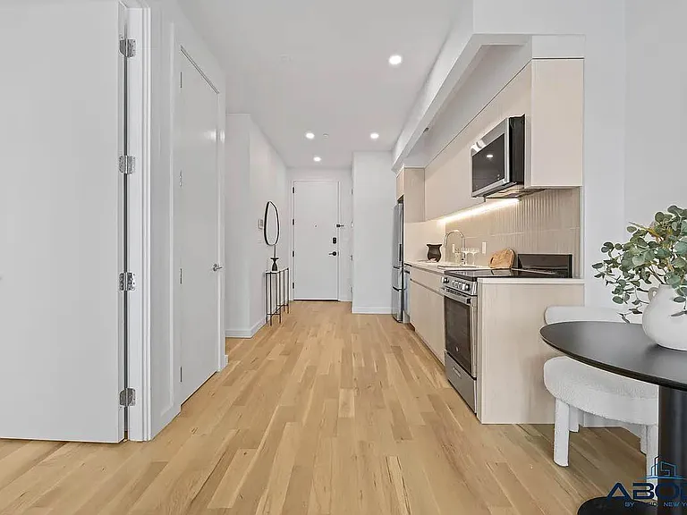 564 Sackett St #6E — Photo 3