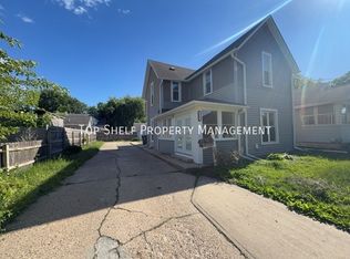 915 E Washington Ave, Des Moines, IA 50316
