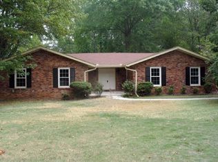 5640 Mill Trace Dr, Dunwoody, GA 30338
